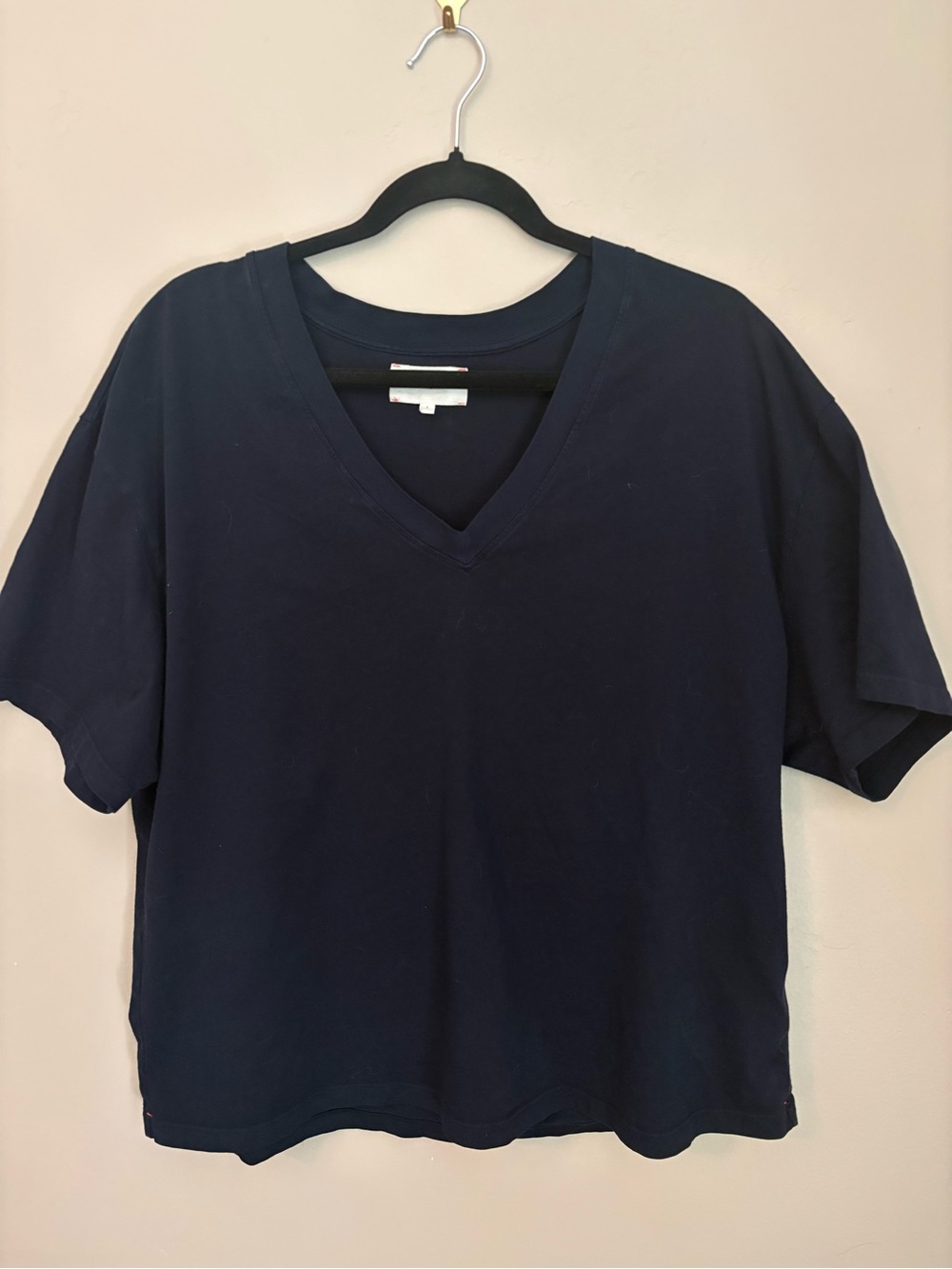 XiRENA Navy V-Neck Short Sleeve Tee